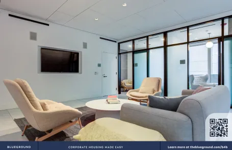 2 Bedroom West Loop Apartment