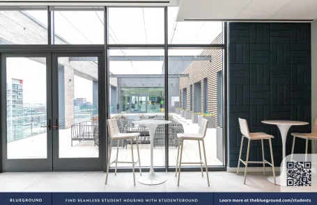 2 Bedroom West Loop Apartment