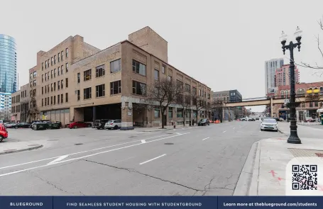1 Bedroom West Loop Apartment