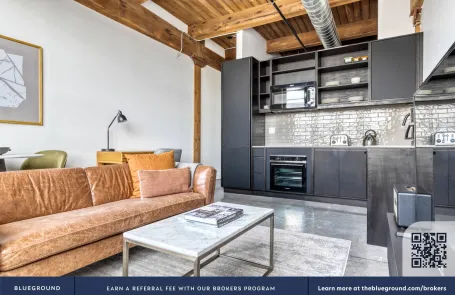 1 Bedroom Lincoln Park Apartment