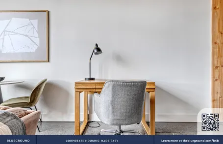 1 Bedroom Lincoln Park Apartment