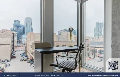 2 Bedroom West Loop Apartment