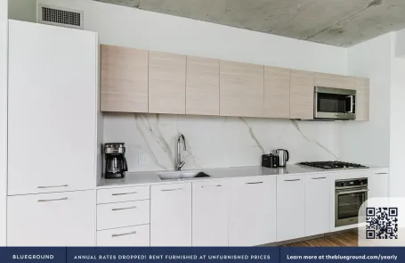 2 Bedroom West Loop Apartment