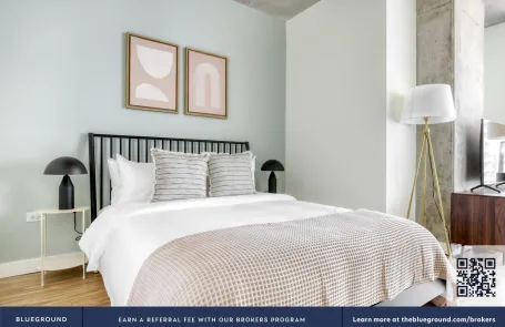 1 Bedroom West Loop Apartment