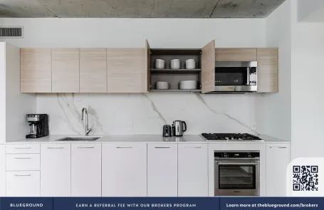 2 Bedroom West Loop Apartment