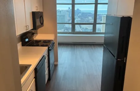 2 Bedroom Lakeview Apartment
