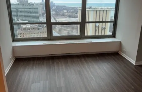 2 Bedroom Lakeview Apartment