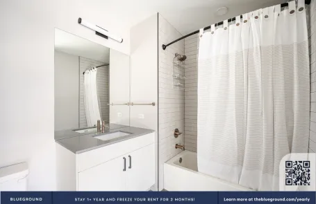 1 Bedroom West Loop Apartment
