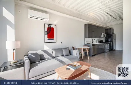 1 Bedroom West Loop Apartment