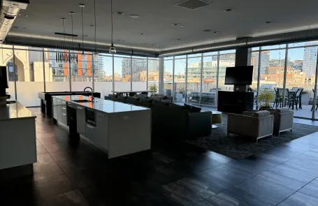 1 Bedroom West Loop Apartment