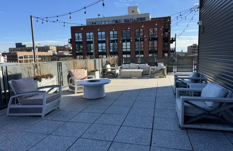 1 Bedroom West Loop Apartment