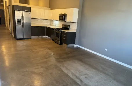 1 Bedroom West Loop Apartment
