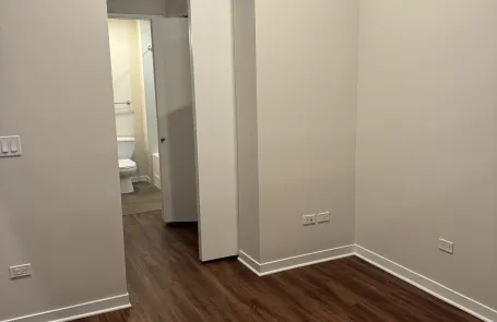 1 Bedroom West Loop Apartment