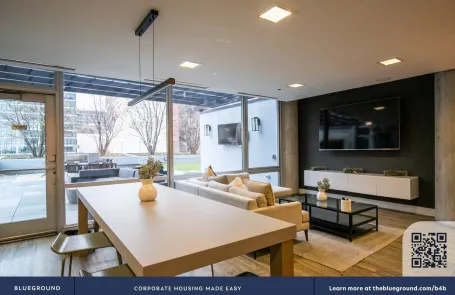 2 Bedroom South Loop Apartment