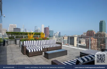 2 Bedroom South Loop Apartment