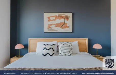 Studio Fulton Market Apartment
