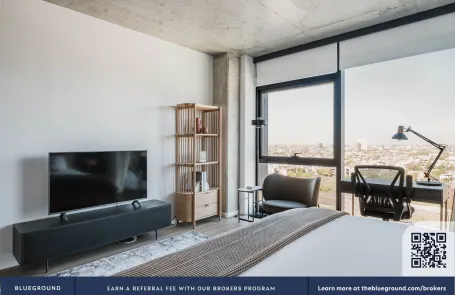 Studio Fulton Market Apartment