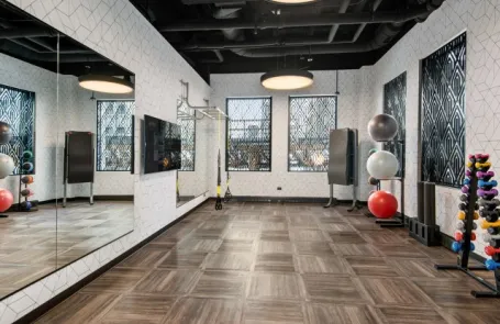 Studio Chicago Loop Apartment