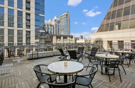 Studio Chicago Loop Apartment