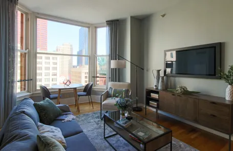 2 Bedroom Chicago Loop Apartment
