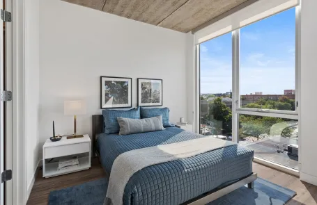 1 Bedroom Lakeview Apartment