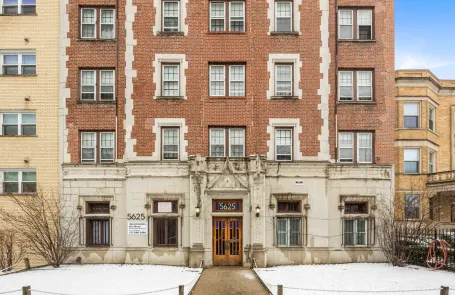 1 Bedroom Edgewater Apartment