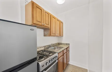 1 Bedroom Edgewater Apartment