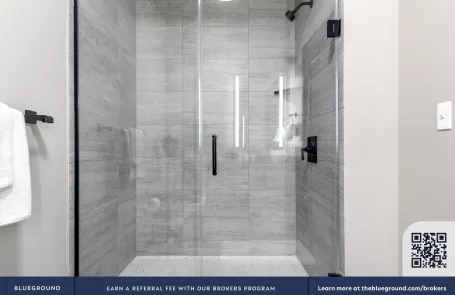 1 Bedroom West Loop Apartment