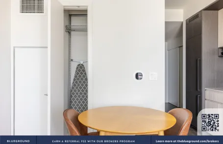 Studio South Loop Apartment
