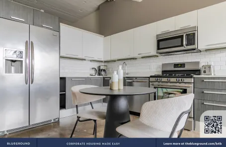 1 Bedroom West Loop Apartment