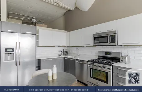 1 Bedroom West Loop Apartment