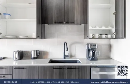 1 Bedroom West Loop Apartment