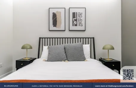 1 Bedroom West Loop Apartment