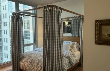 1 Bedroom West Loop Apartment