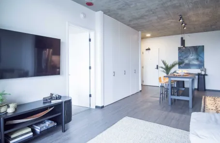 1 Bedroom West Loop Apartment