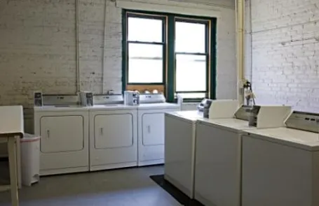 Studio Ravenswood Apartment