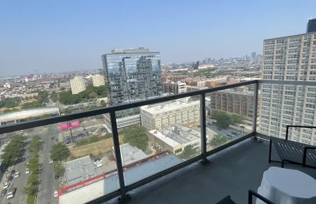 2 Bedroom South Loop Apartment