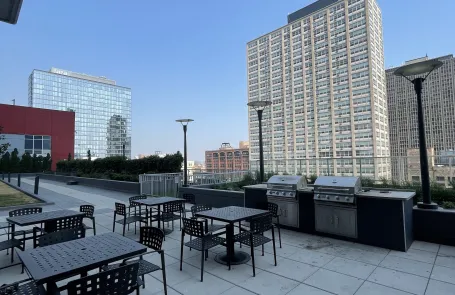 2 Bedroom South Loop Apartment