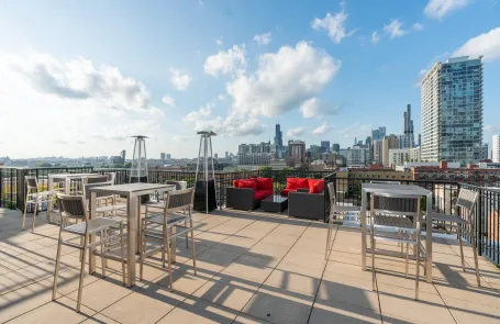 1 Bedroom South Loop Apartment