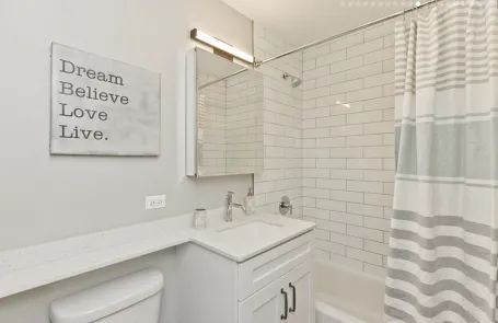 1 Bedroom Edgewater Apartment