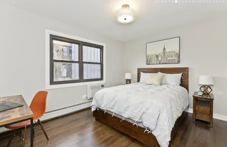 1 Bedroom Edgewater Apartment
