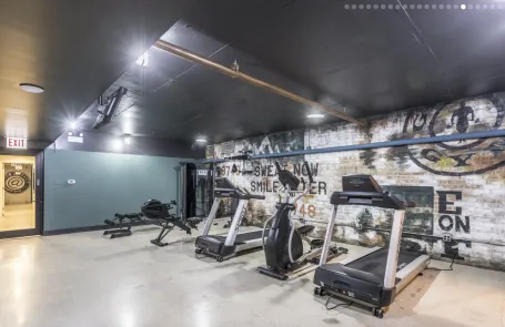 1 Bedroom Edgewater Apartment