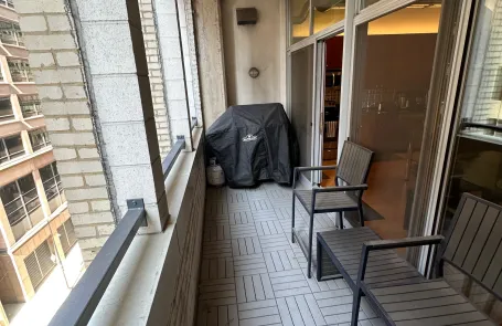 1 Bedroom West Loop Condo