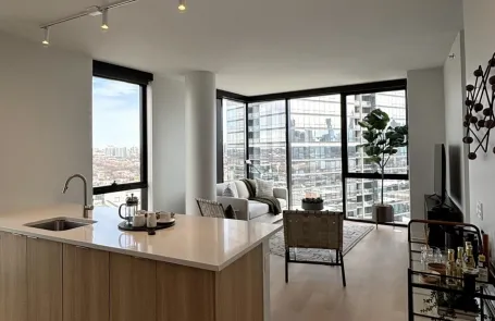 2 Bedroom Lincoln Park Apartment