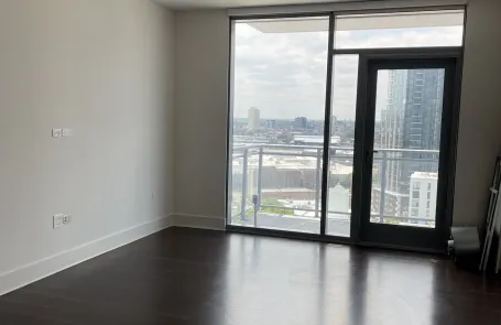 1 Bedroom Lincoln Park Apartment