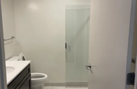 1 Bedroom Lincoln Park Apartment