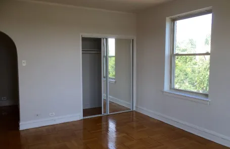 1 Bedroom Rogers Park Apartment