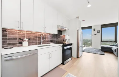 1 Bedroom West Loop Condo
