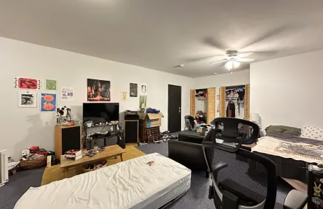 Studio Edgewater Apartment