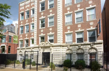 Studio Humboldt Park Apartment